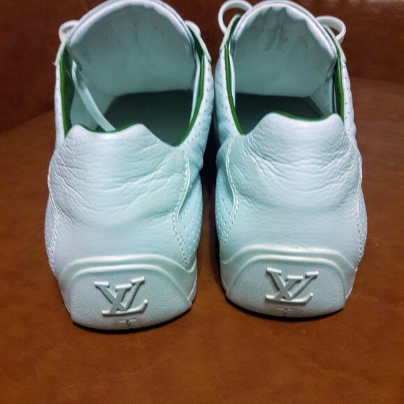 LOUIS VUITTON WHITE PERFORATED LEATHER BASTIA SNEAKERS - Picture 3 of 7